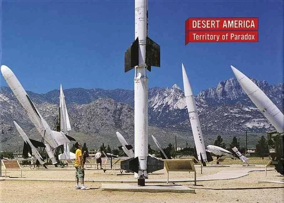 Coperta cărții "Desert America / Territory of Paradox" de autor necunoscut